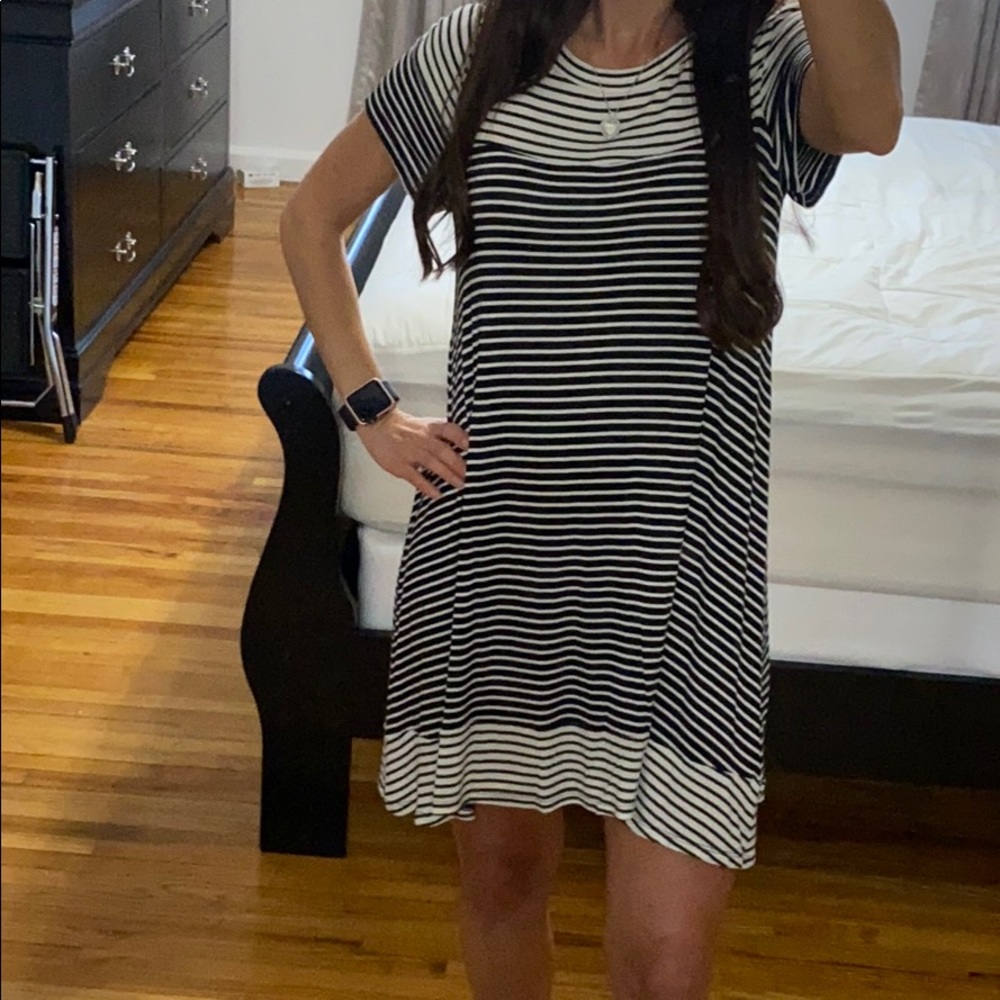 SOLD❣️ Striped Dress - Picture 1 of 4